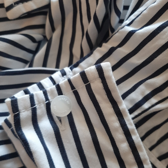 Jones New York Signature Button Down Small Shirt - Picture 8 of 8